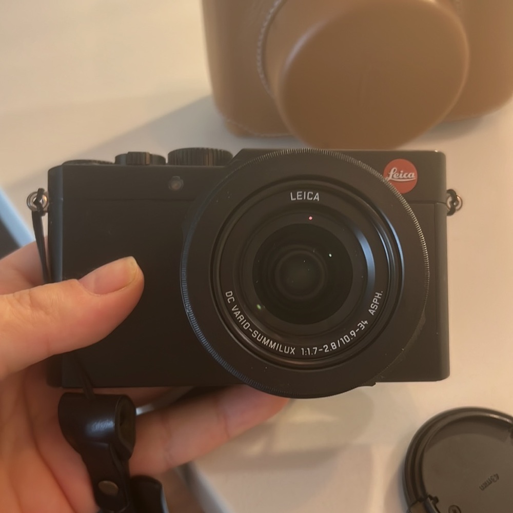 Leica D-Lux camera barely used. I’ve had for 5 months